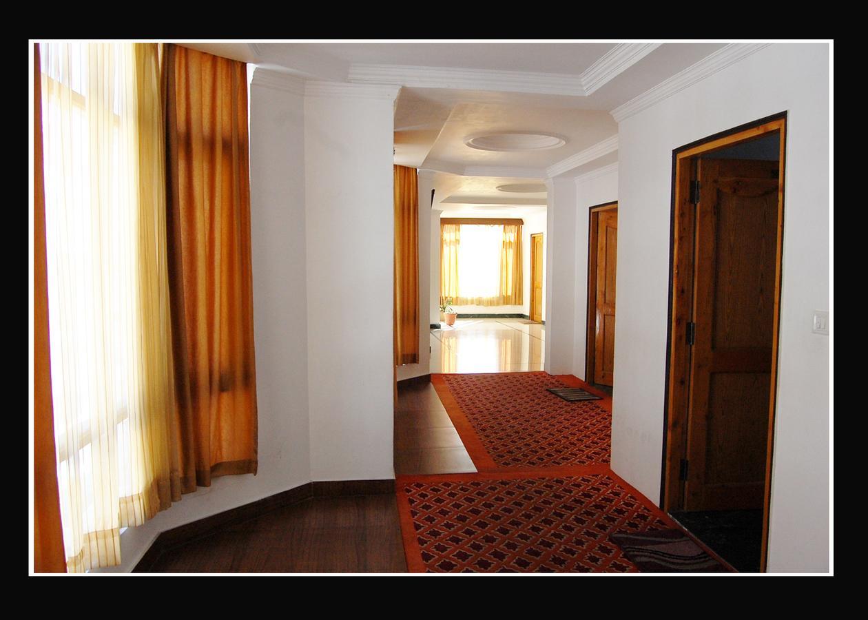 Lords Residency Hotel Manāli Екстериор снимка